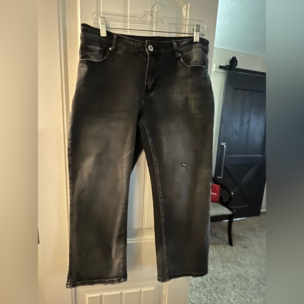 Women's Black Cropped Ankle Jeans - Slim Fit